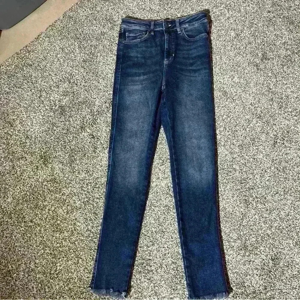 We The Free Size 28 High Rise Skinny Jeans Raw Hem Medium Wash